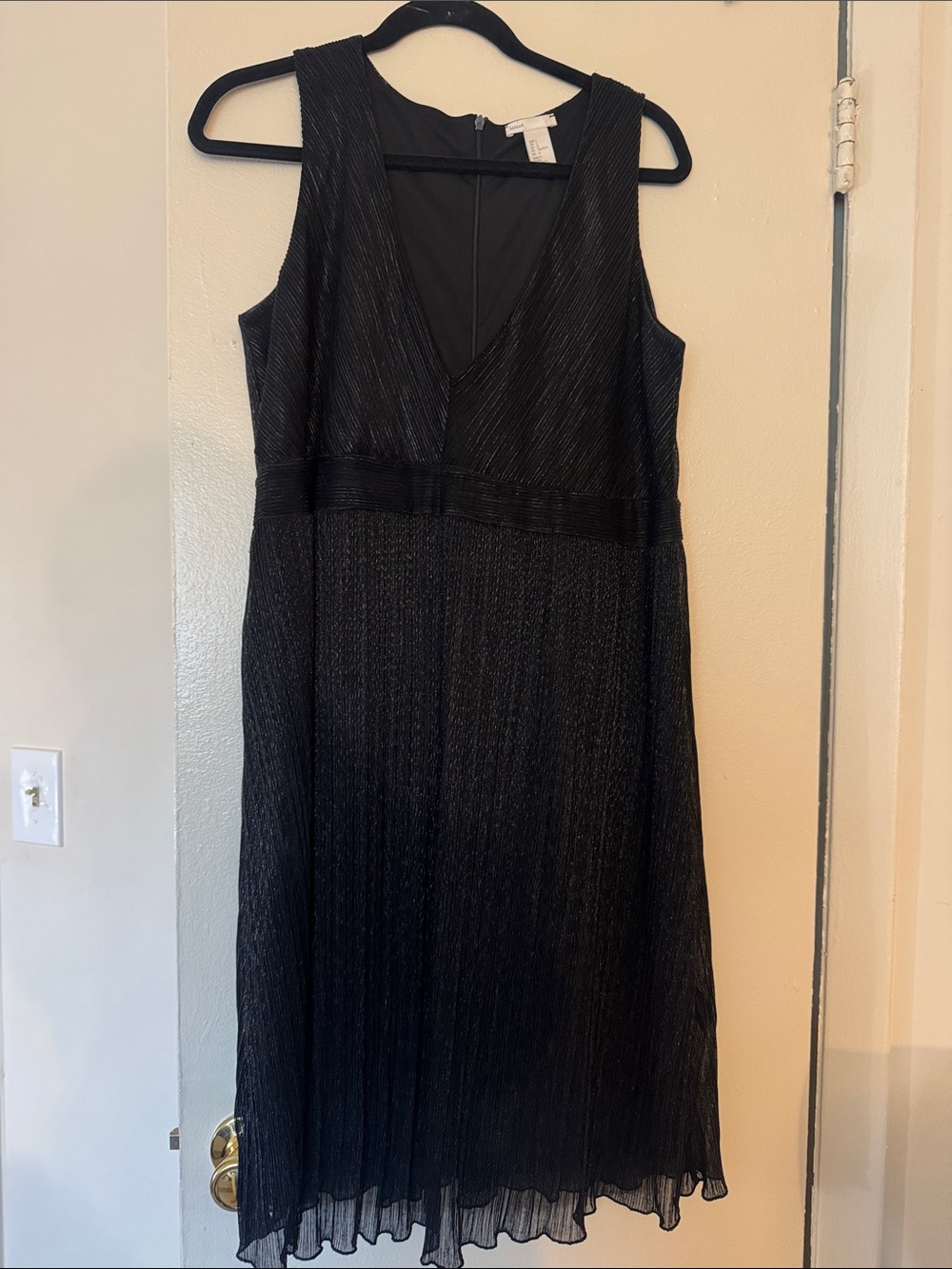 Maternity Black Sleeveless V-Neck Pleated Cocktail Dress